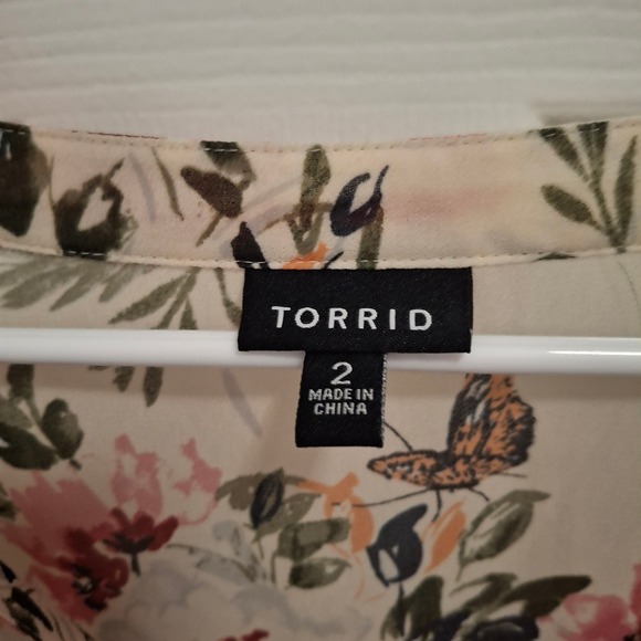 Torrid Floral Print Butterfly Chiffon V Neck Button Midi Hi Low Dress Size 2 2x - Picture 2 of 10
